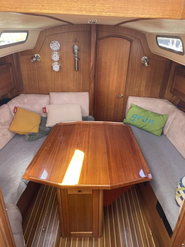 Hanse 331