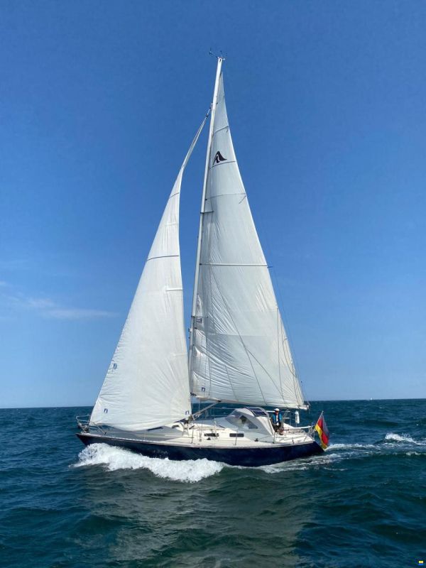 Hanse 331