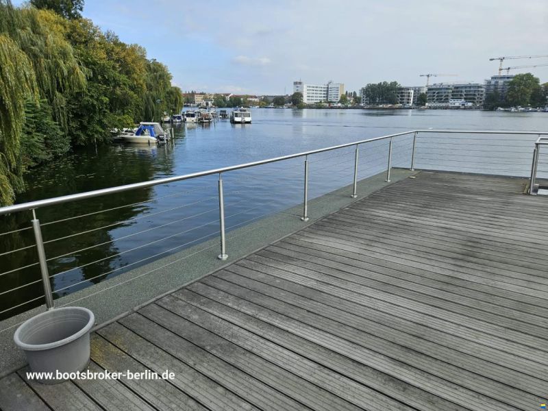 Floating Home Gabriella HBO 103