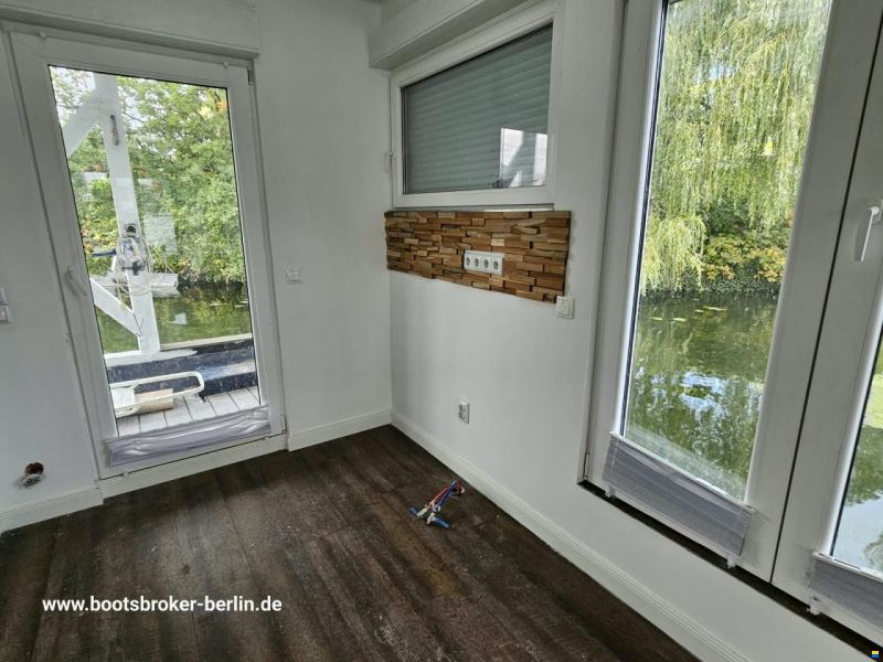 Floating Home Gabriella HBO 103