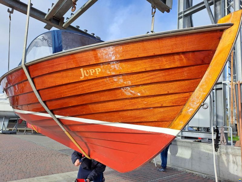 Tuckerboot