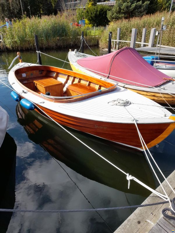 Tuckerboot
