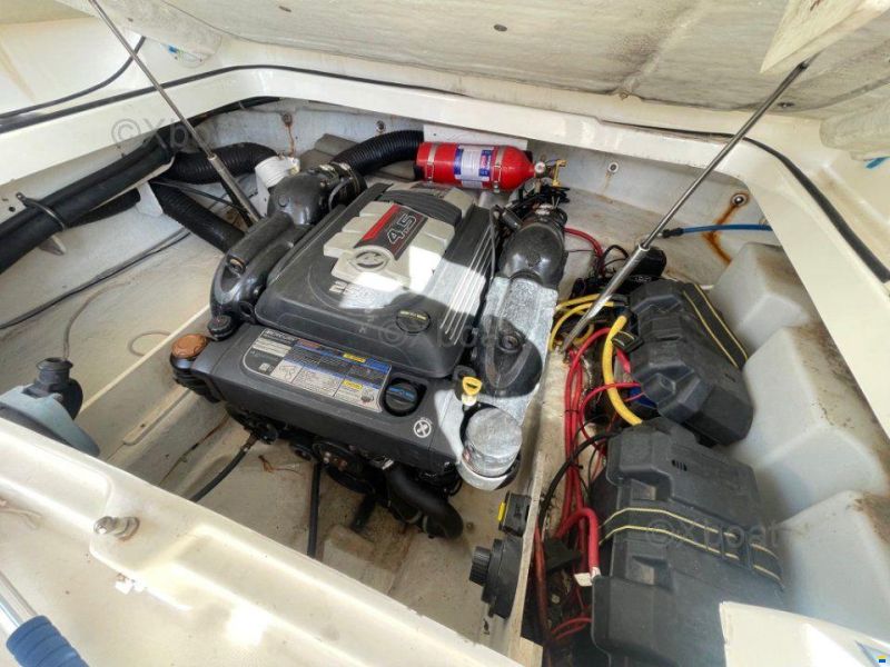 Bayliner Avanti 8