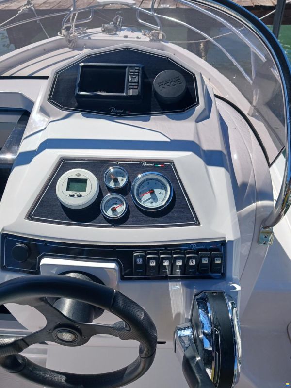 Ranieri Shadow 19