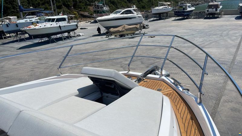 Azimut Flybridge 53