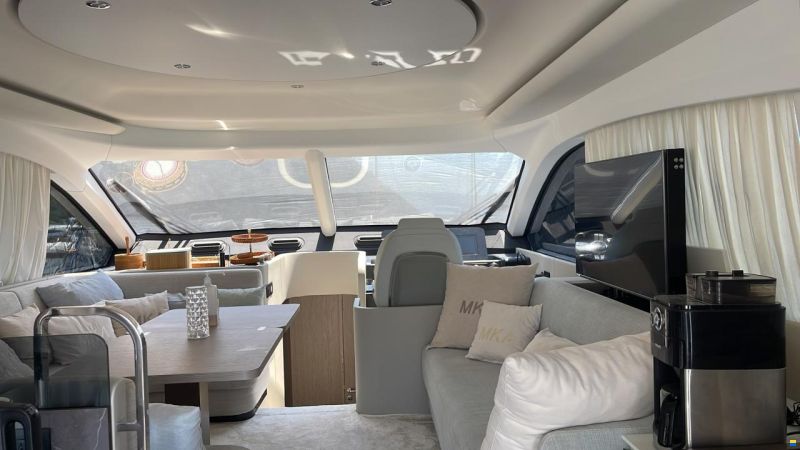 Azimut Flybridge 53