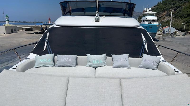 Azimut Flybridge 53