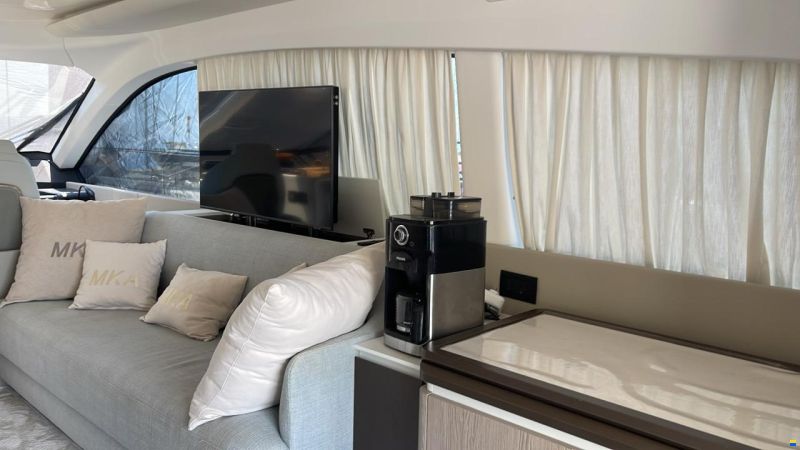 Azimut Flybridge 53