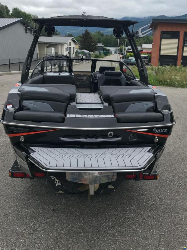 Malibu WAKESETTER 22 MXZ