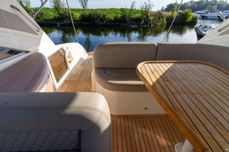 Princess V42
