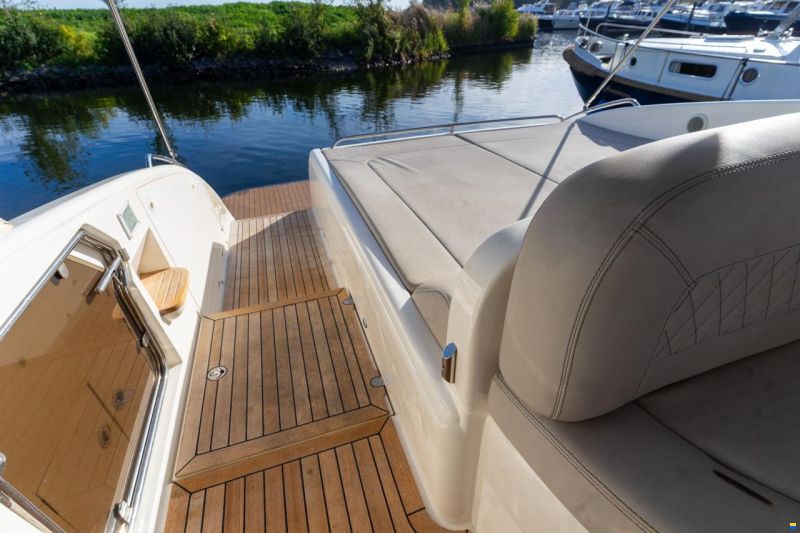 Princess V42