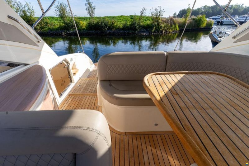 Princess V42