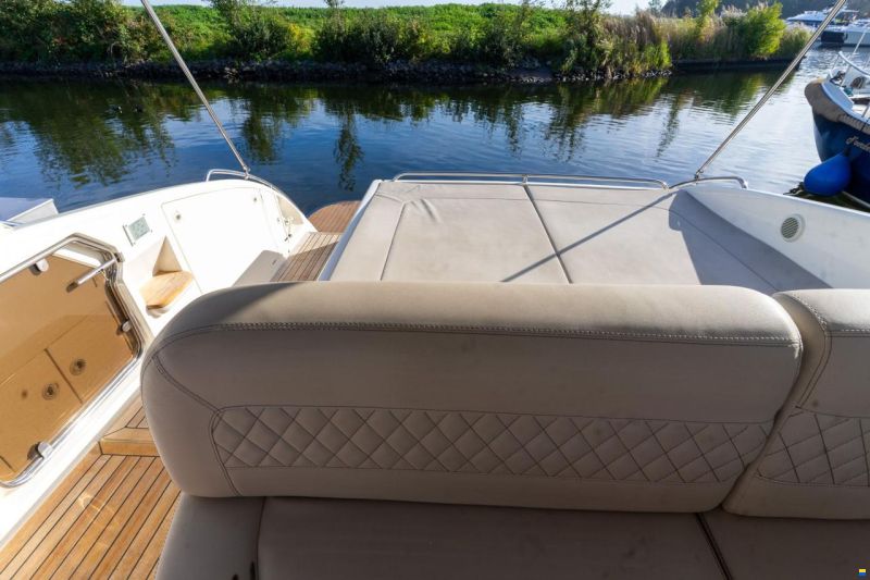 Princess V42