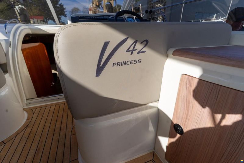Princess V42