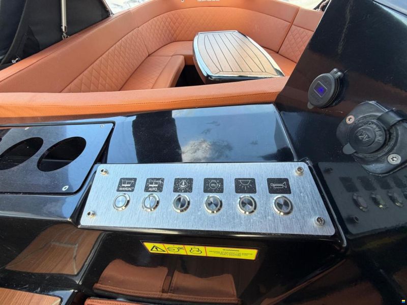 Corsiva 595 Tender
