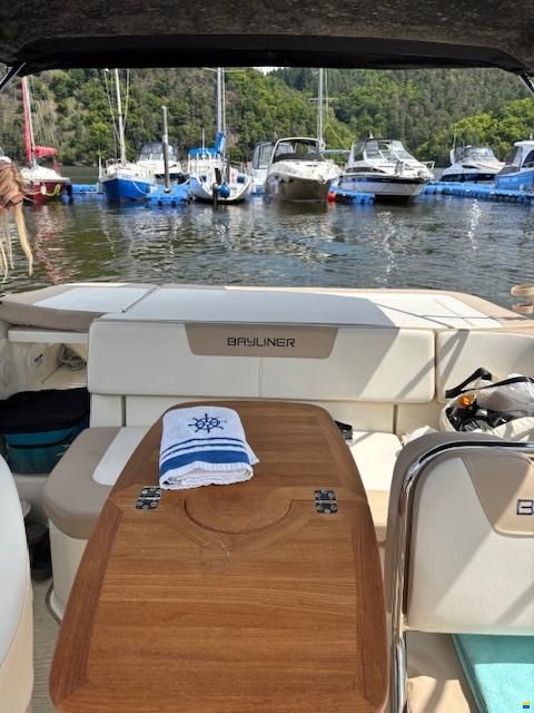 Bayliner VR5