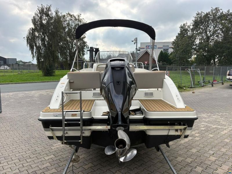 Quicksilver Active 675