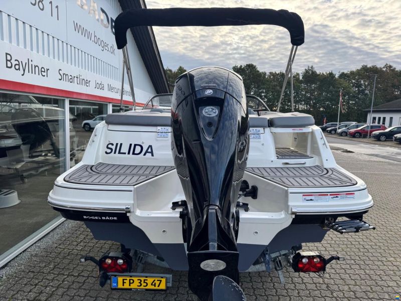 Bayliner VR5 Bowrider med 150 hk Mercury-EFI 3,0L