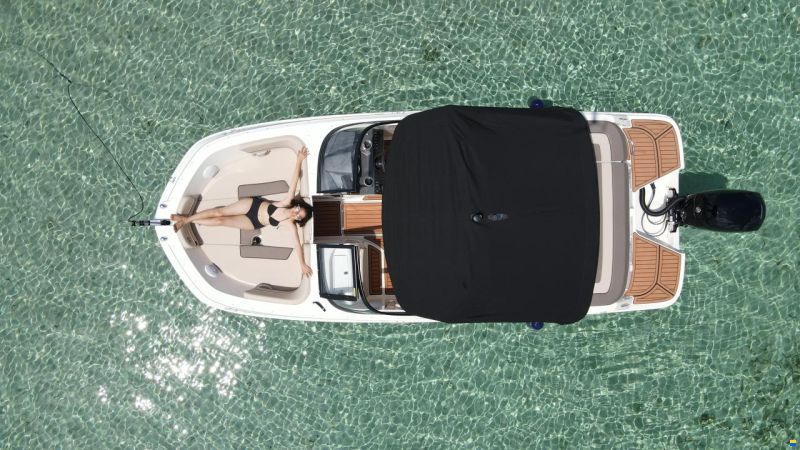 Bayliner VR5 Bowrider med 150 hk Mercury-EFI 3,0L