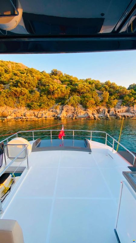 Ferretti 670