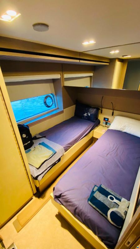 Ferretti 670