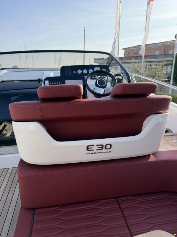 Cranchi E30 Endurance