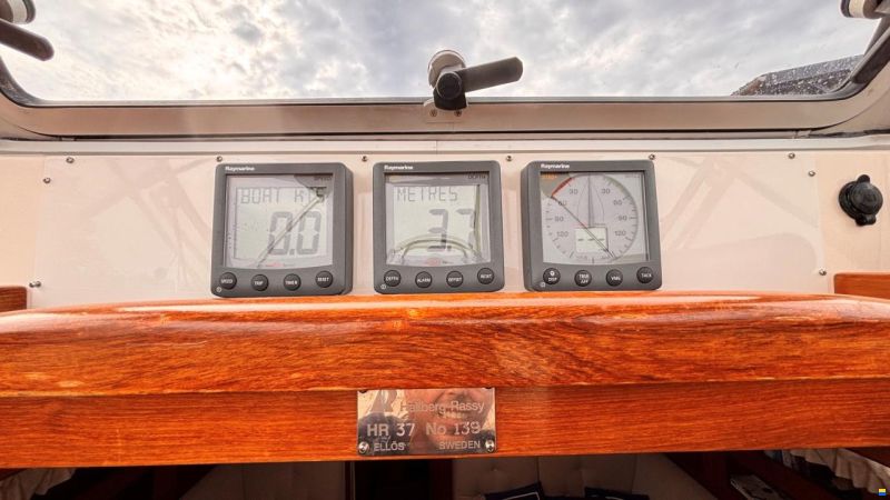 Hallberg-Rassy 37