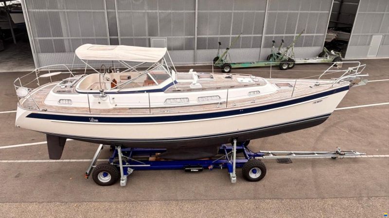 Hallberg-Rassy 37