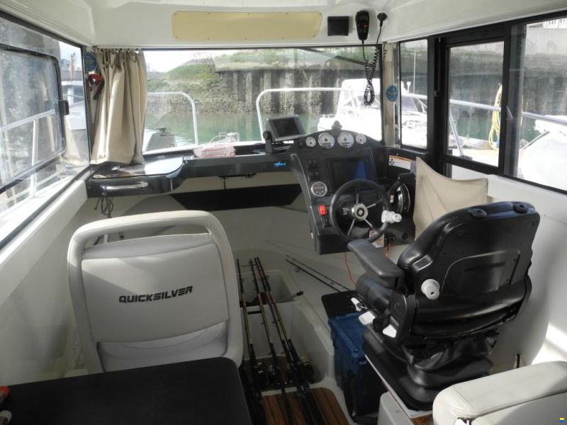 Quicksilver 755 Pilothouse