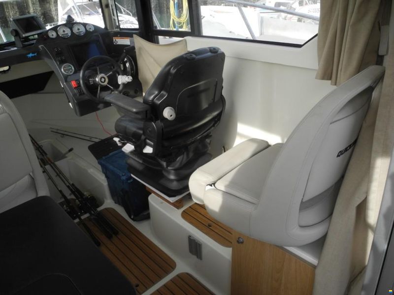 Quicksilver 755 Pilothouse
