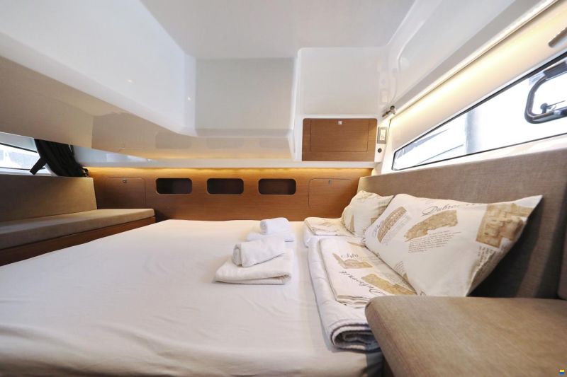 Beneteau Antares 11 FLY