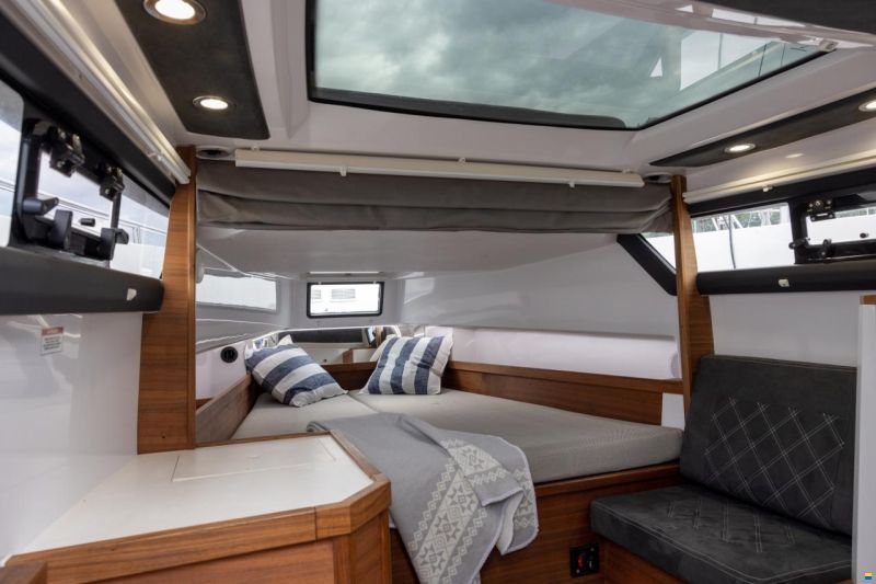 Axopar 37 XC Cross Cabin