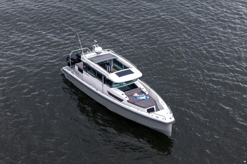 Axopar 37 XC Cross Cabin
