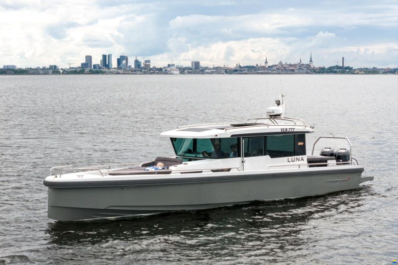 Axopar 37 XC Cross Cabin