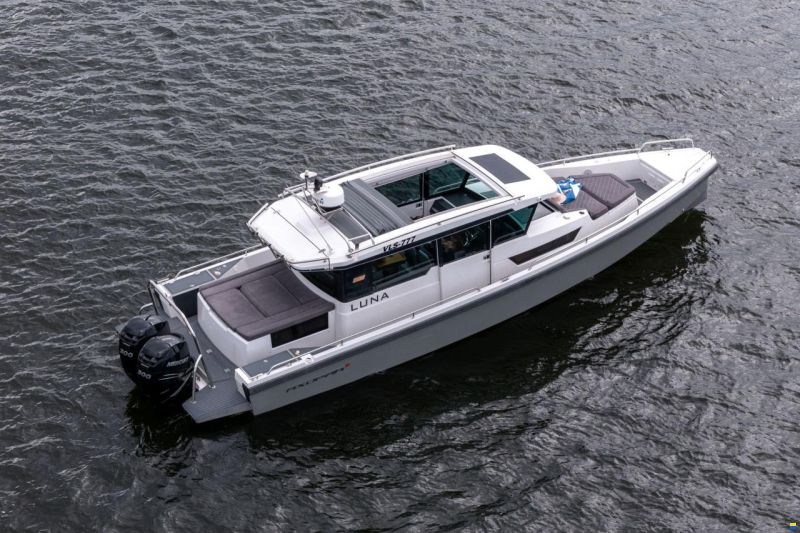 Axopar 37 XC Cross Cabin