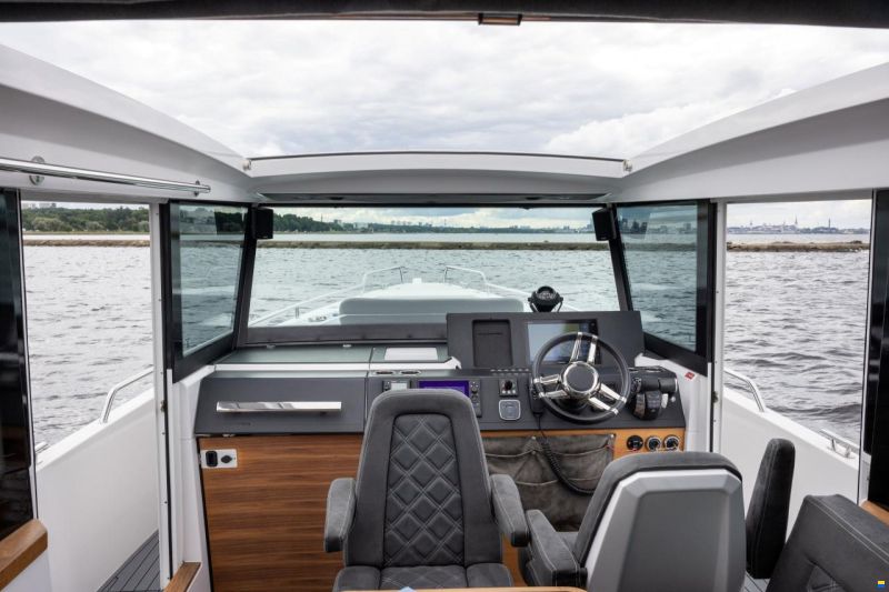 Axopar 37 XC Cross Cabin
