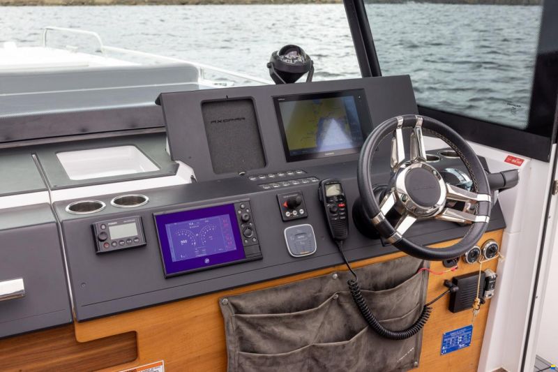 Axopar 37 XC Cross Cabin