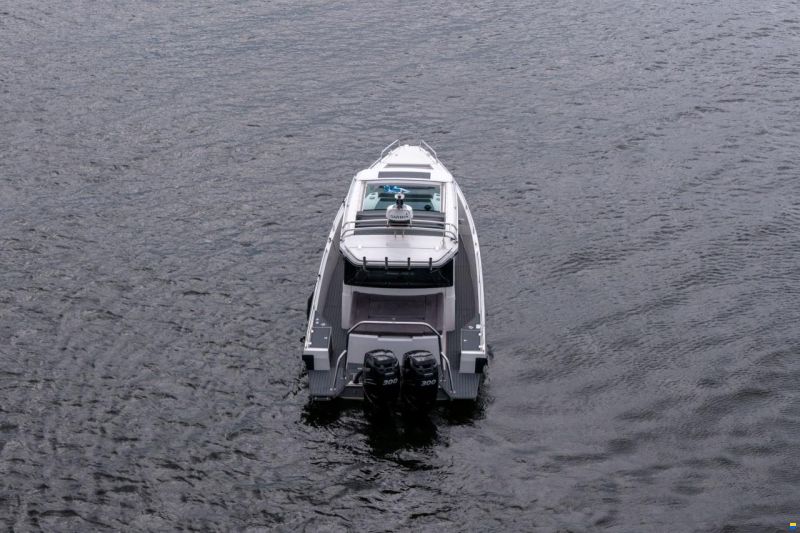 Axopar 37 XC Cross Cabin
