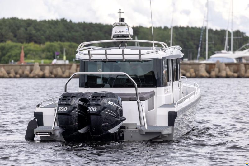 Axopar 37 XC Cross Cabin