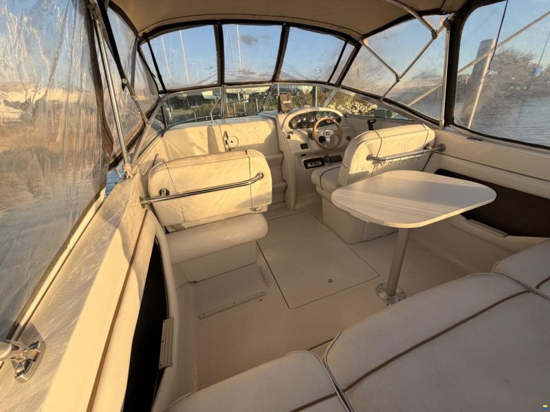 Sea Ray 215 Express Cruiser