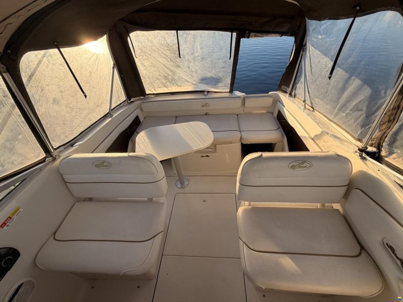 Sea Ray 215 Express Cruiser