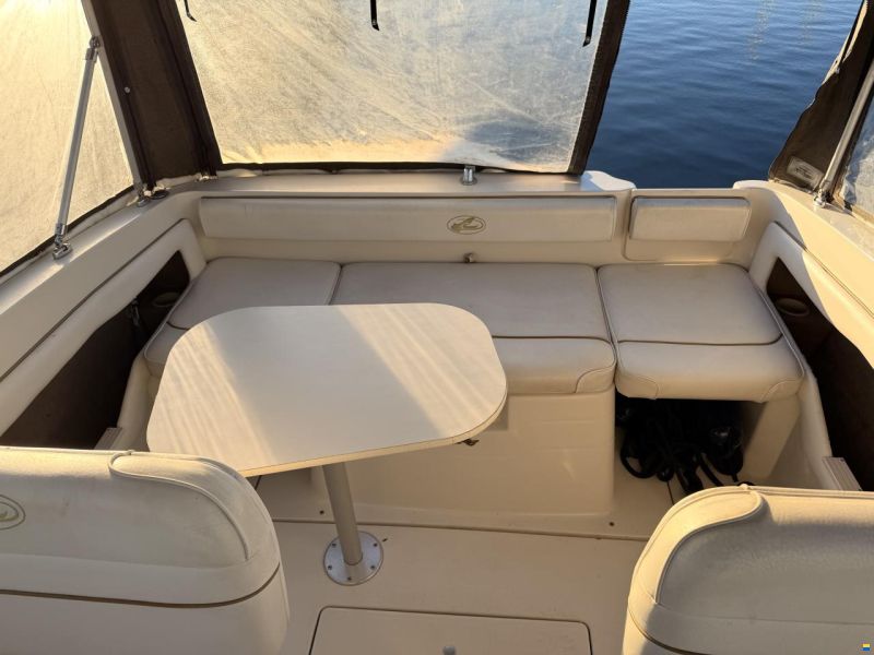 Sea Ray 215 Express Cruiser
