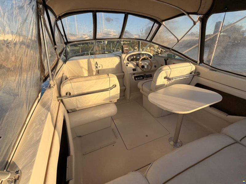 Sea Ray 215 Express Cruiser