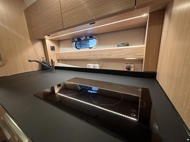 Bavaria S33 HT