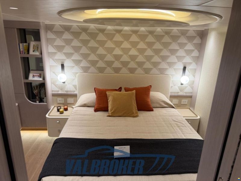 Absolute Navetta 70