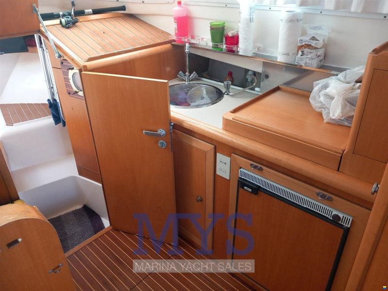 Cayman Yachts 30 Fly