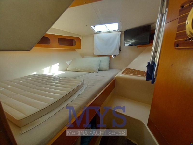 Cayman Yachts 30 Fly