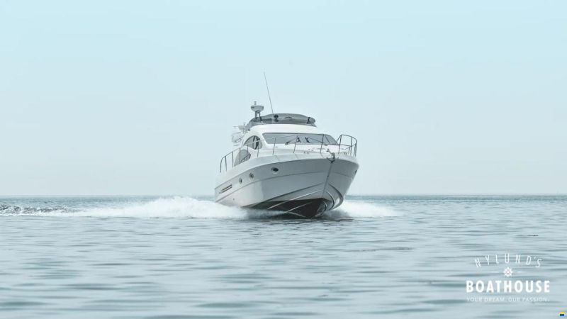 Azimut 42 Fly