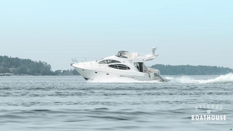 Azimut 42 Fly