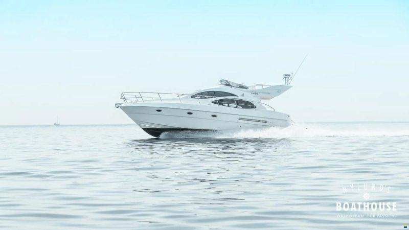 Azimut 42 Fly